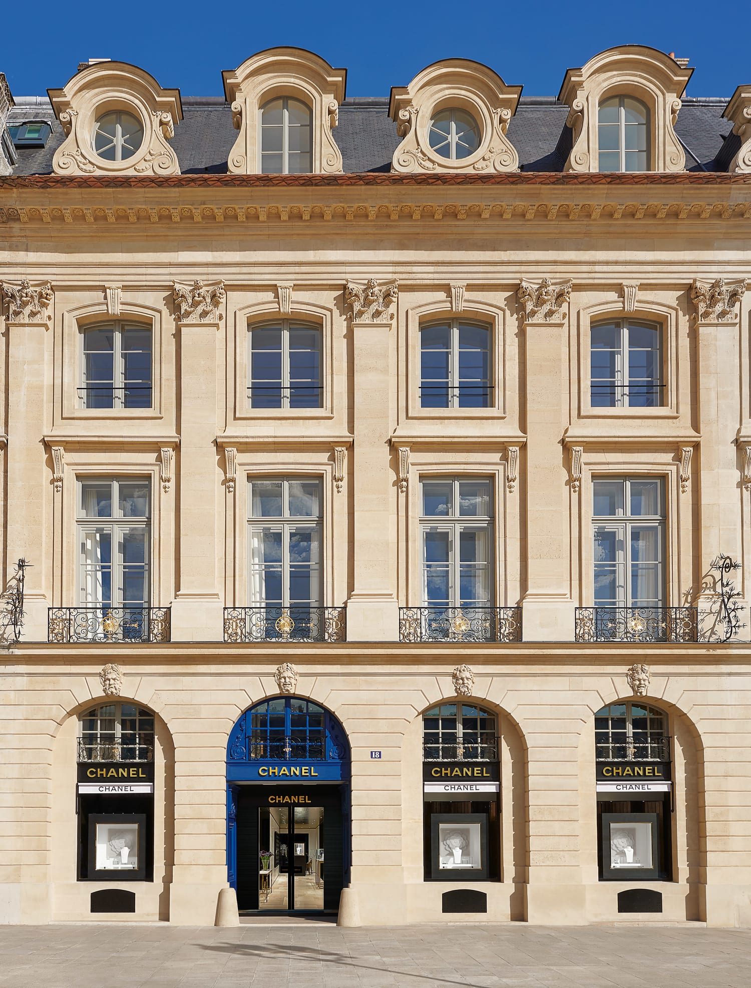 CHANEL: 18, Place Vendôme reopens its doors